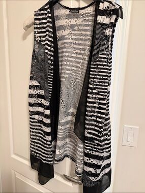 Apt. 9 Black & White Sheer Patterned Open Vest
